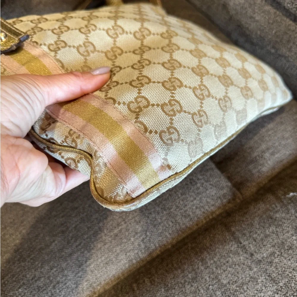 Gucci GG Canvas Metallic Gold Crossbody Bag - Picture 7 of 16